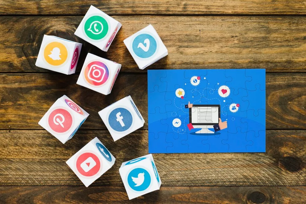 Médias sociaux Médias sociaux